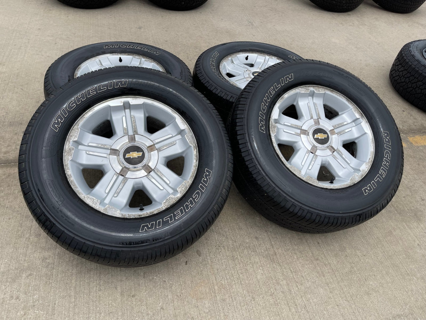 18" Chevy Tahoe Suburban Z71 OEM 5300 wheels rims tires Silverado 1500