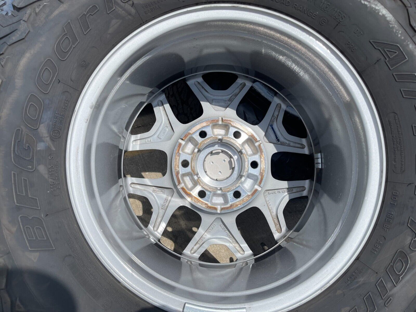 17" Ford Bronco wheels rims KO2 SASQUATCH Ranger 95229 10387 tires BFG
