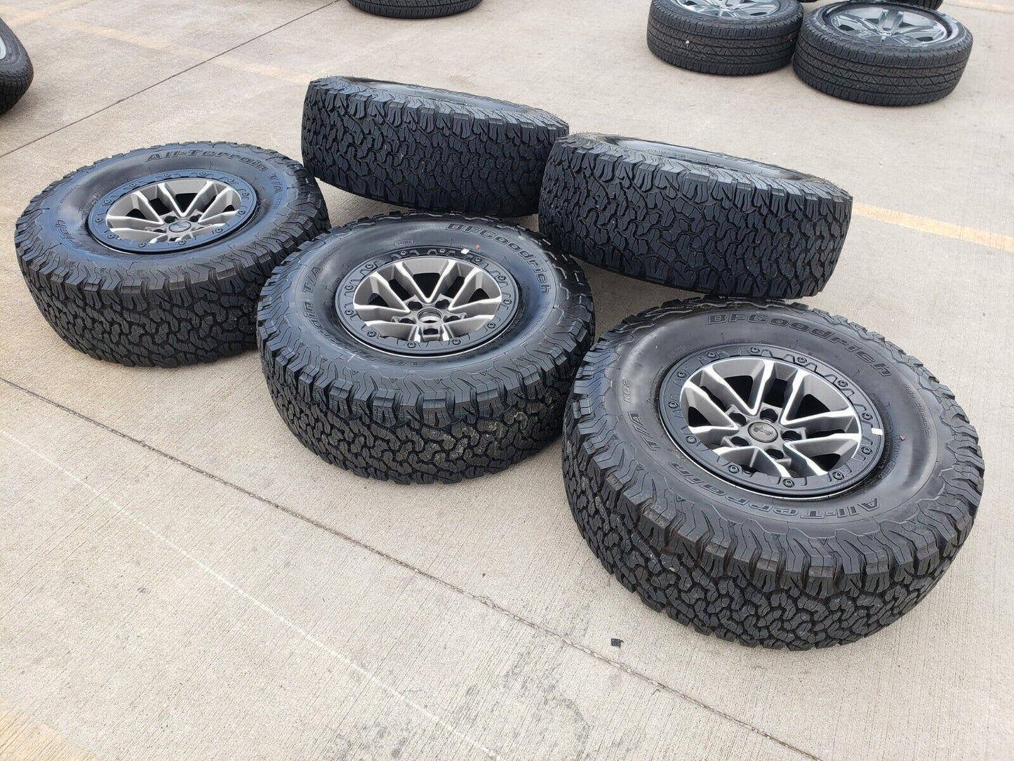 17" Jeep Wrangler 392 Gladiator Rubicon OEM BEADLOCK wheels rims NEW 2024 2025