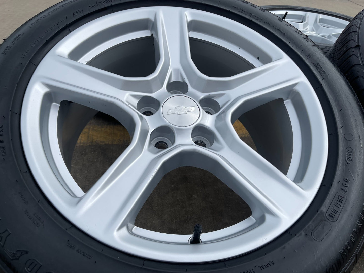 18" Chevy Camaro OEM wheels rims tires 5758 22998072 Silver 2016 2017 2018 2019