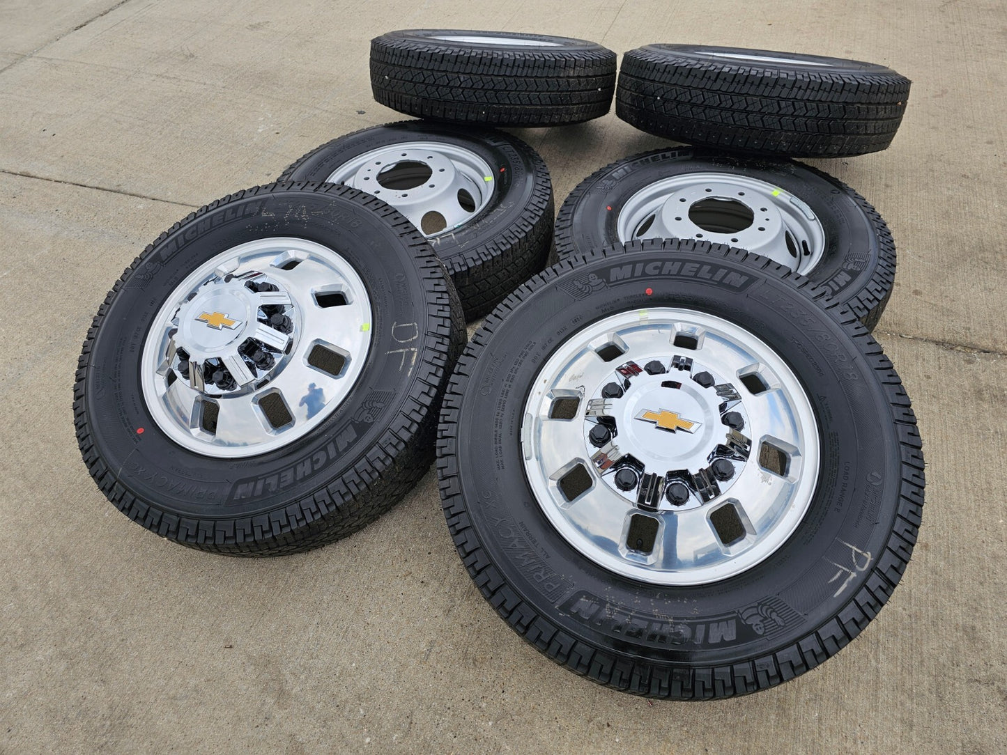 18" Chevy Silverado 3500 Dually rims wheels OEM GMC Sierra 8x210 2024 2025 NEW