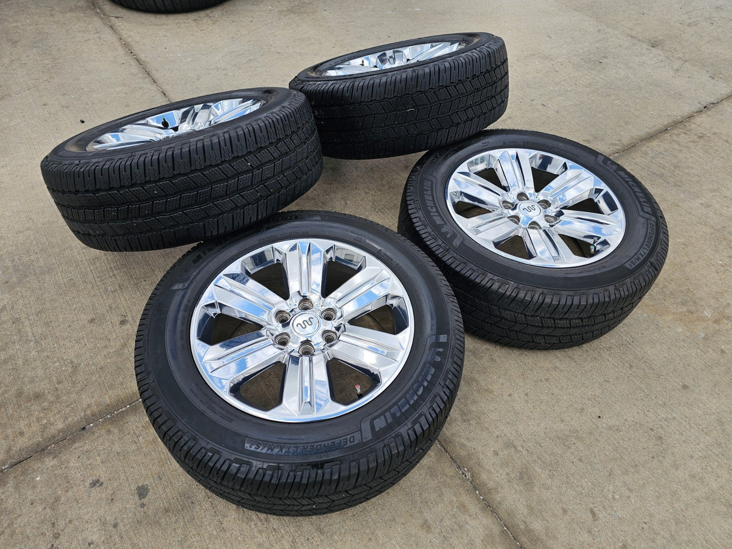 20" Ford F-150 Expedition OEM Lariat rims wheels 10171 tires CHROME MICHELIN