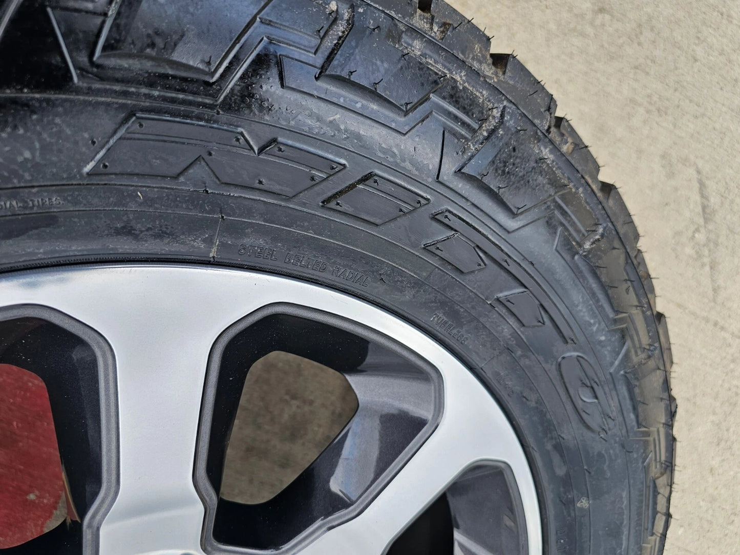 20" Dodge Ram 2500 3500 OEM wheels rims 2698 2699 tires 2023 2024 2025 NEW NITTO