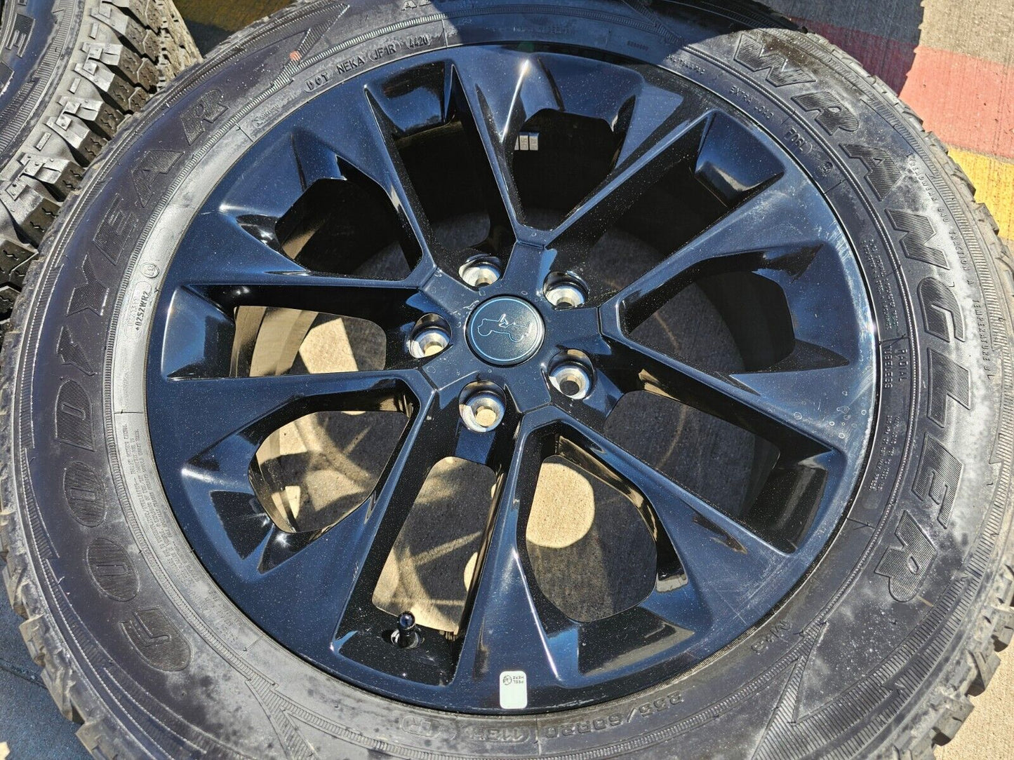 20" Jeep Wrangler OEM Black wheels rims 96902 9262 Gladiator tires
