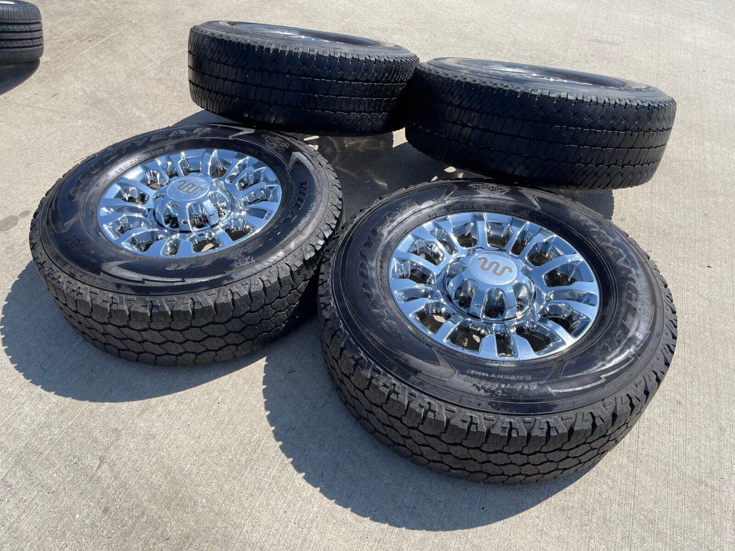 18" Ford F-250 F-350 OEM rims wheels 10290 chrome tires