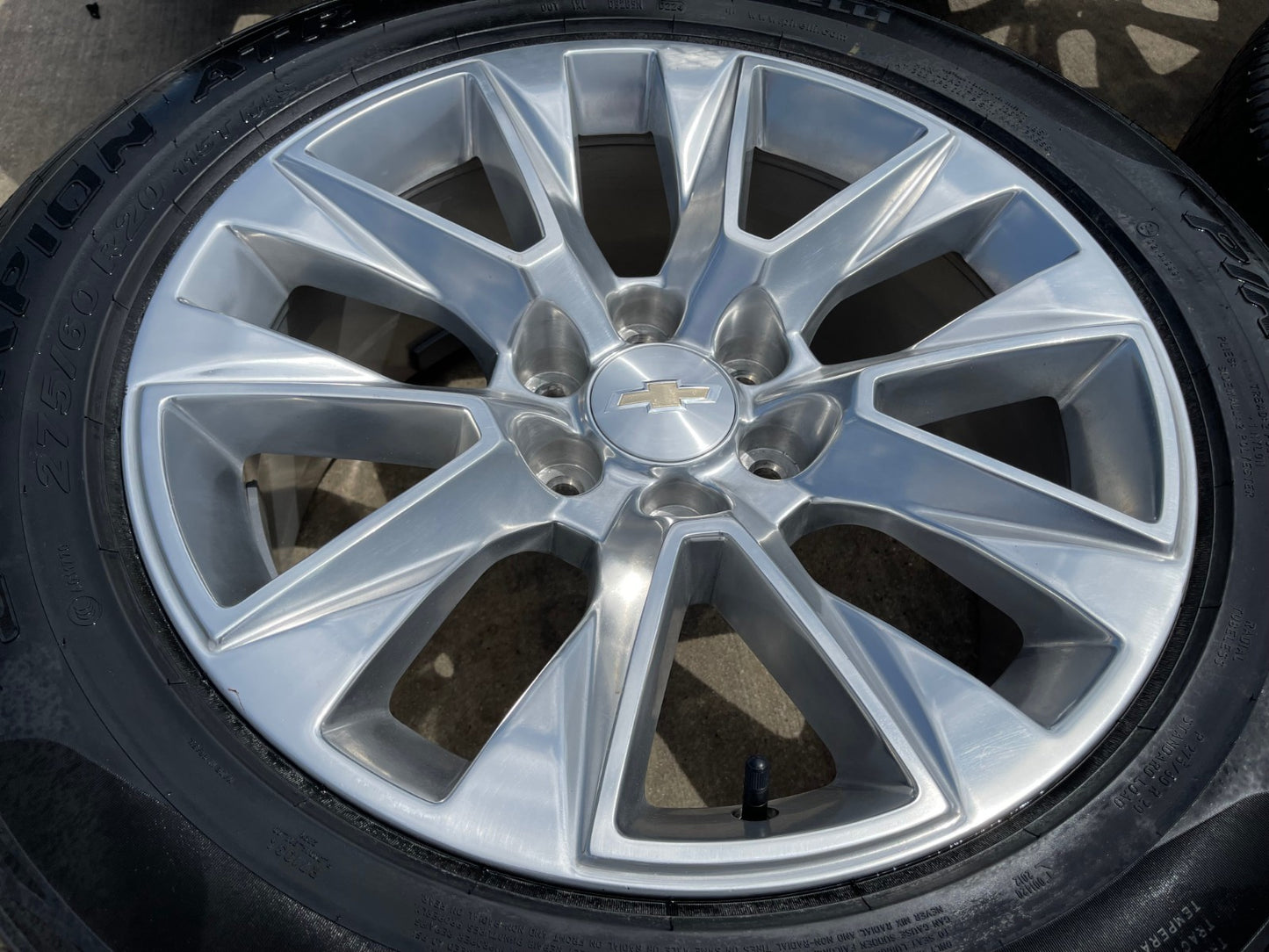 20" Chevy Tahoe Silverado LTZ 5920 OEM wheels rims Yukon 2025 2026 PIRELLI NEW