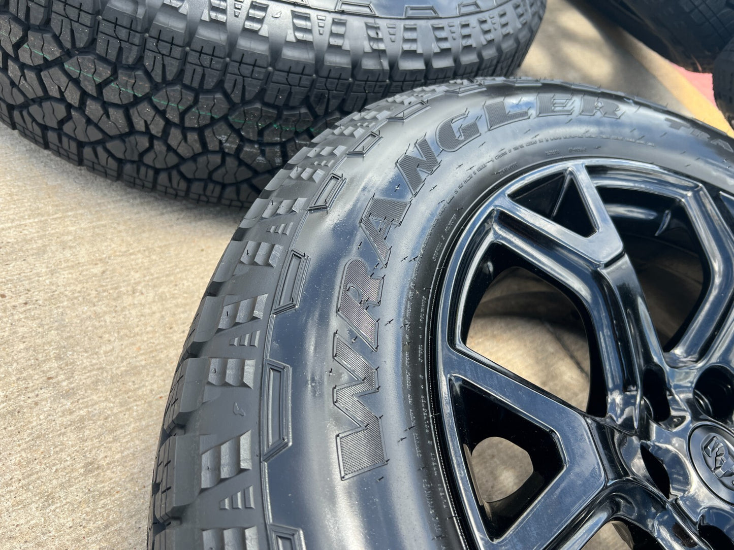 20" Dodge Ram 1500 Jeep Grand Wagoneer OEM OBSIDIAN wheels rims NEW