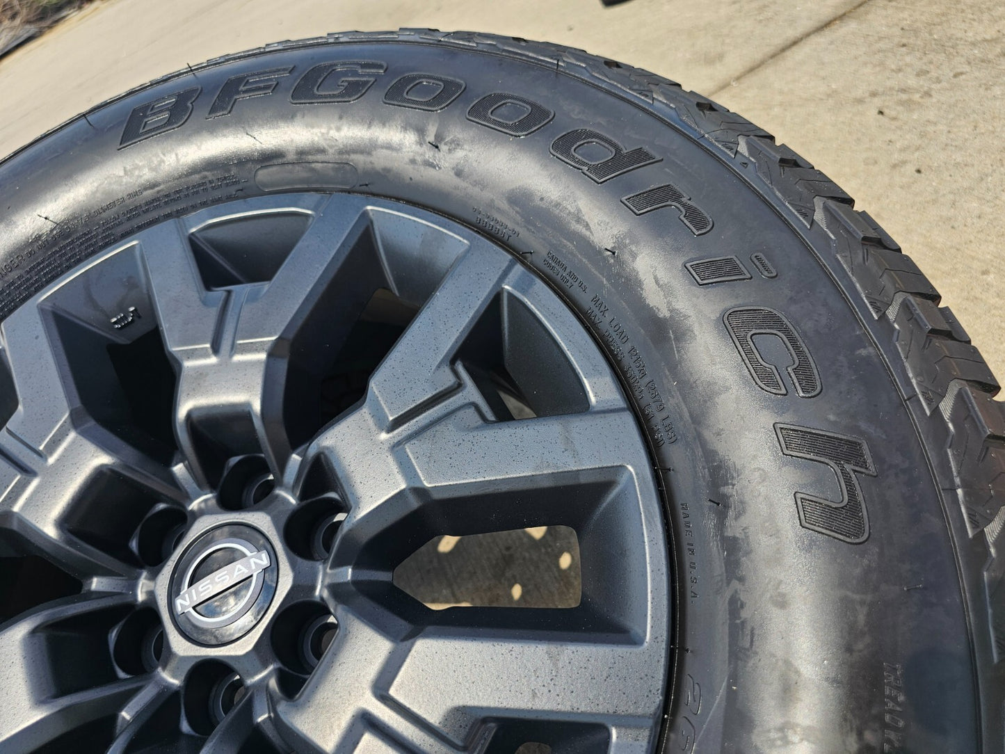 17" Nissan Frontier OEM Desert Runner 62832 wheels rims tires 2023 2024 2025 NEW