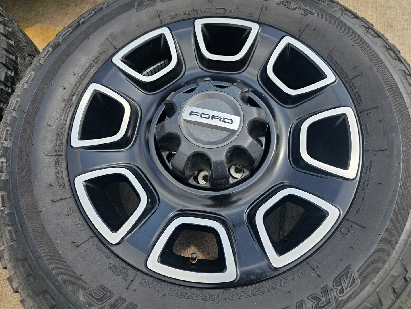 20" Ford F-250 F-350 OEM Lariat Platinum wheels rims 10486 tires