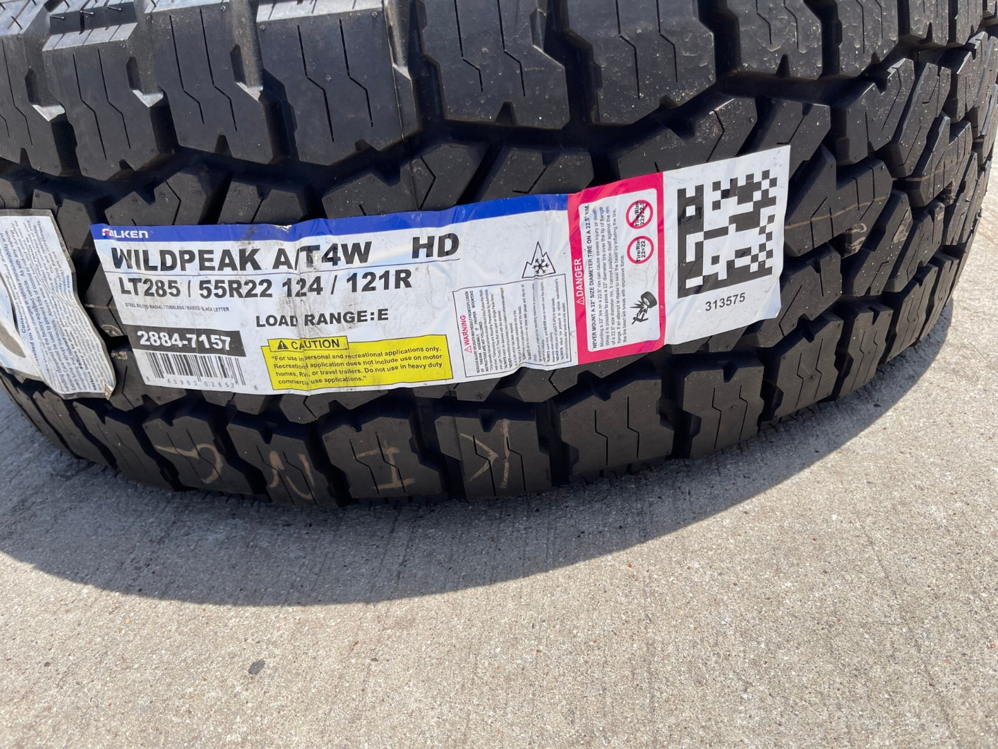 (1) 285/55/22 Falken Wildpeak A/T4 AT4W tire NEW