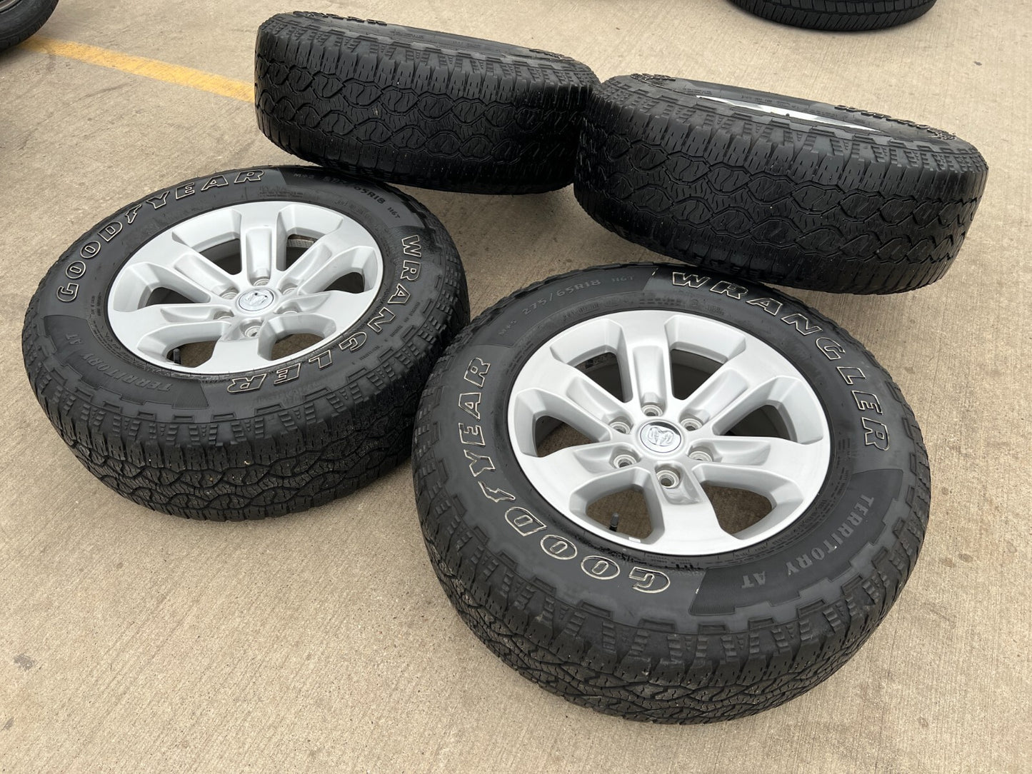 18" Dodge Ram 1500 OEM Lariat wheels rims tires