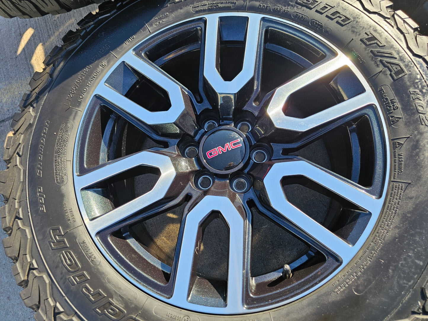 20" GMC Sierra Yukon Chevy OEM black 5914 5918 wheels rims tires BFG 35"
