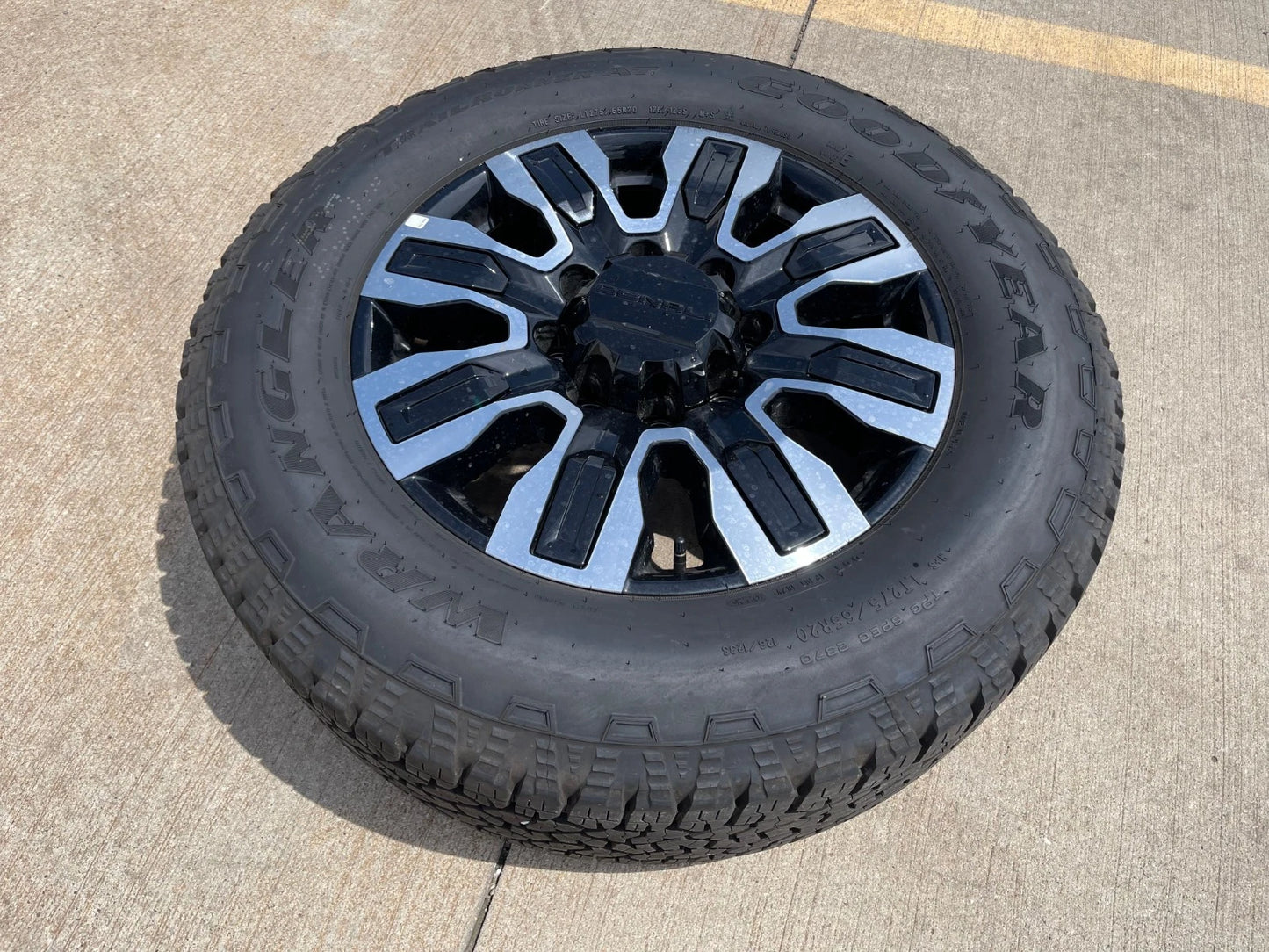 20" GMC Sierra DENALI ULTIMATE 2500 3500 OEM wheel rim 5958 Chevy Spare