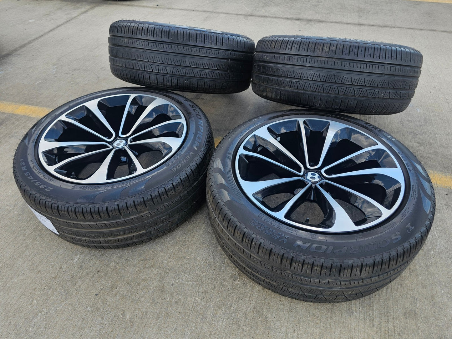 21" Bentley Bentayga OEM wheels rims black Mulliner Continental Flying Spur GT