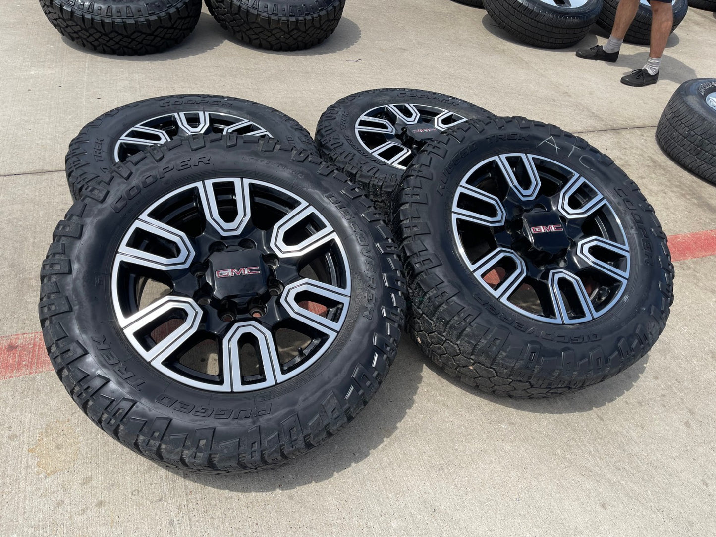 20" GMC Sierra AT4 2500 3500 OEM wheels rims 5950 Silverado COOPER RUGGED TREK