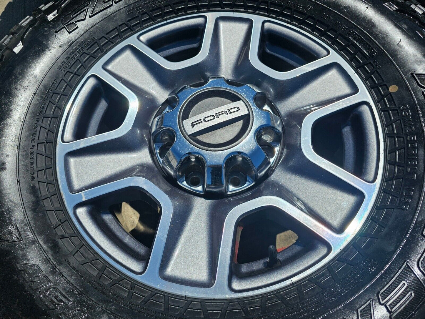 18" Ford F-250 F-350 TREMOR FX-4 OEM wheels 10298 tires FALKEN 35"