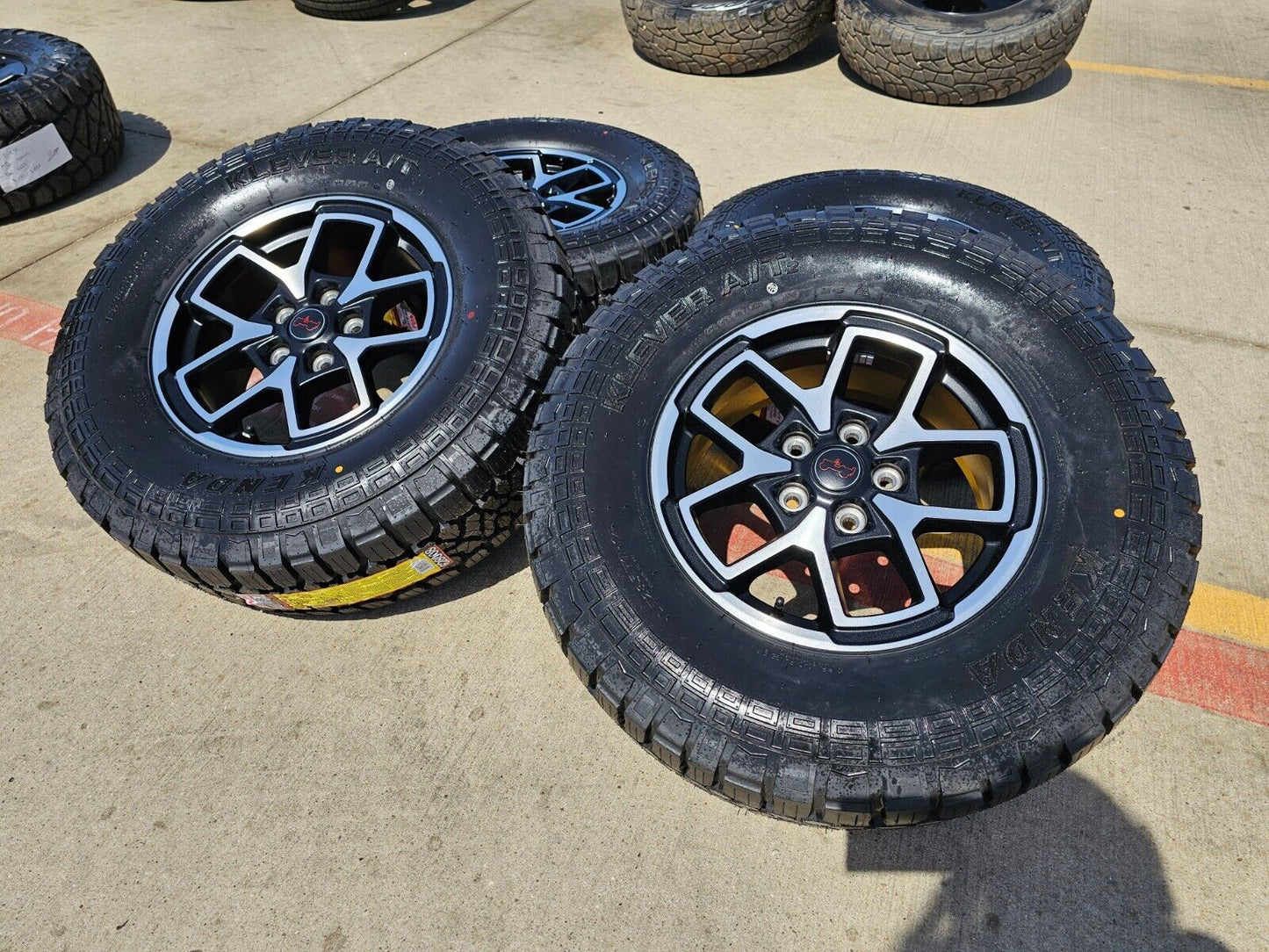17" Jeep Wrangler Rubicon OEM wheels rims Gladiator tires KENDA 33" NEW