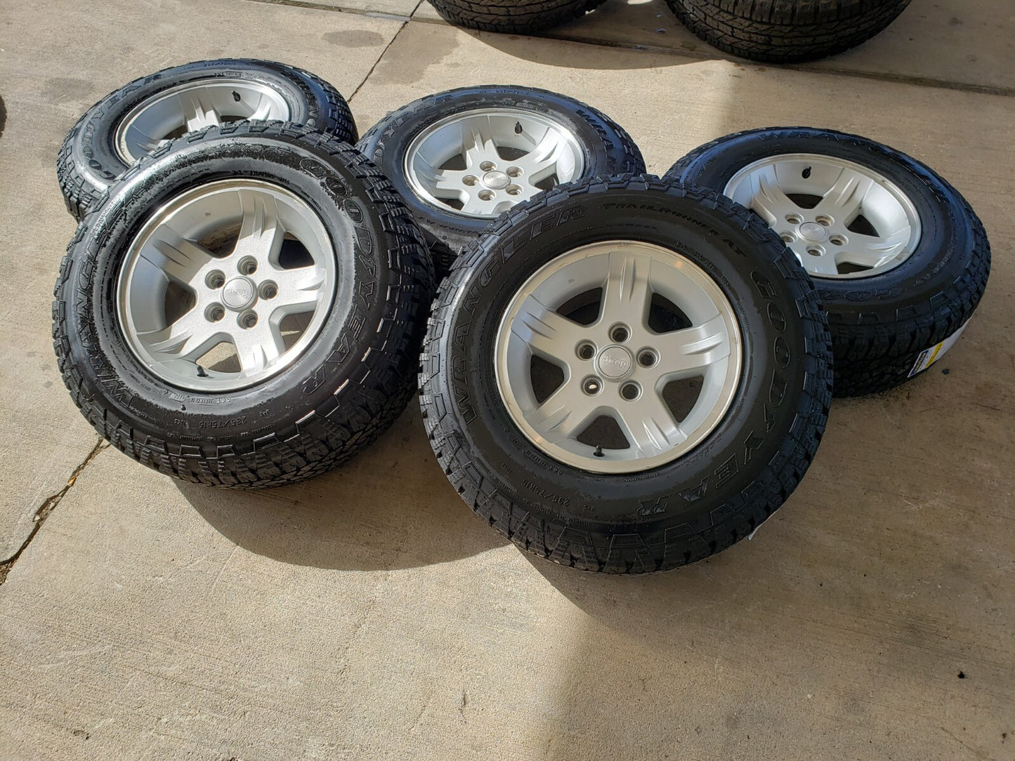 15" Jeep Wrangler OEM wheels rims 9050 1997 1998 1999 2000 2001 NEW A/T tires