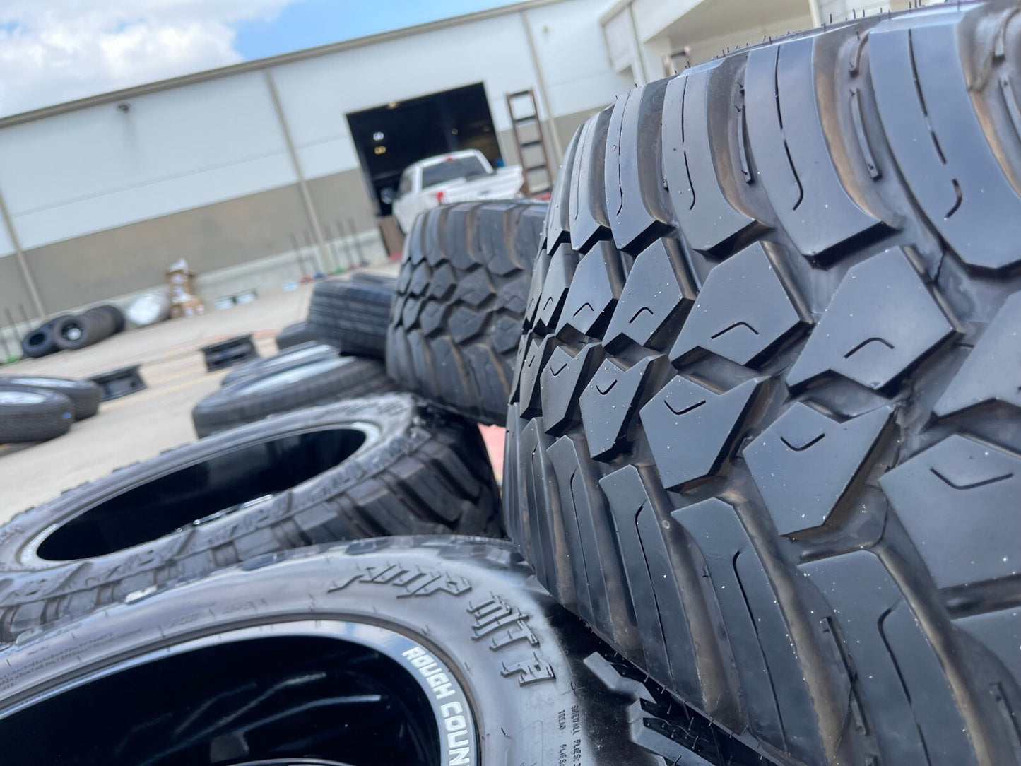 20x10 20" Rough Country 96 Series Jeep Wrangler Gladiator 5x127 5x5 wheels rims