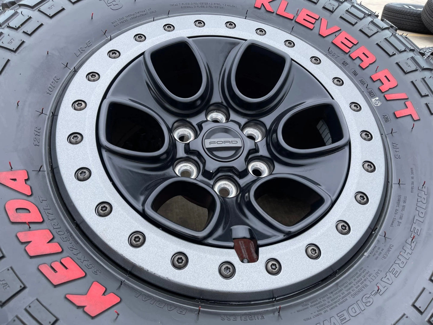 17" Ford F-150 Raptor OEM BEADLOCK rims wheels 10459 95210 KENDA 35" tires NEW