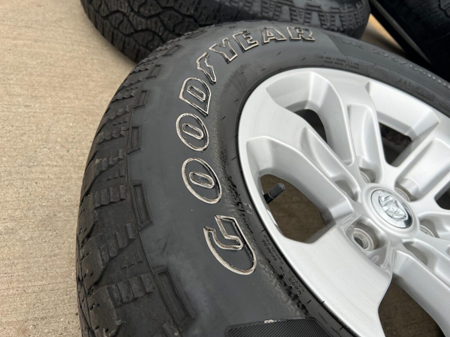 18" Dodge Ram 1500 OEM wheels rims 6x5.5 2672 tires 2019 2020 2021 2022 2023