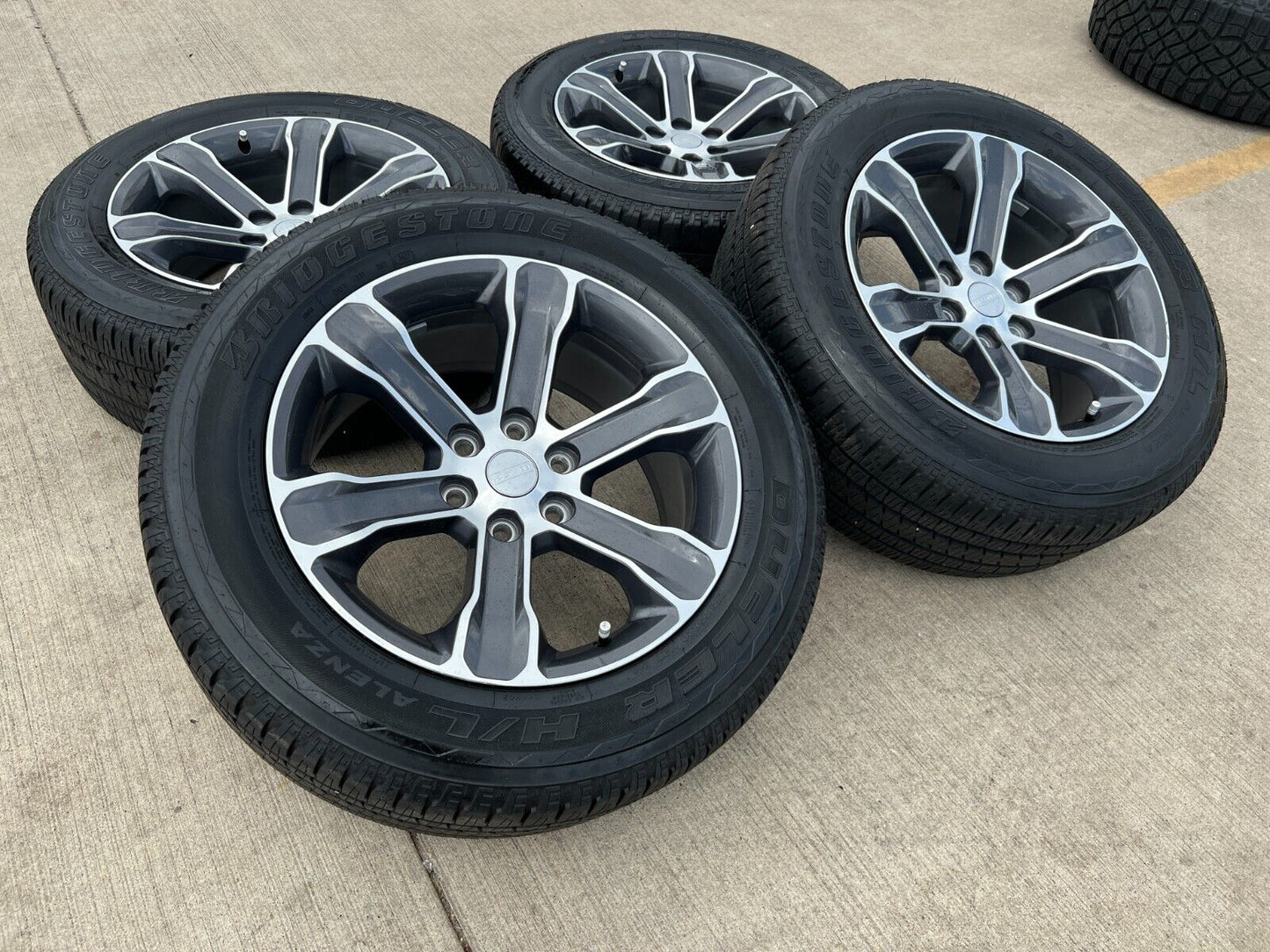 20" Jeep Grand Wagoneer OEM wheels rims 95262 Dodge Ram 1500 tires
