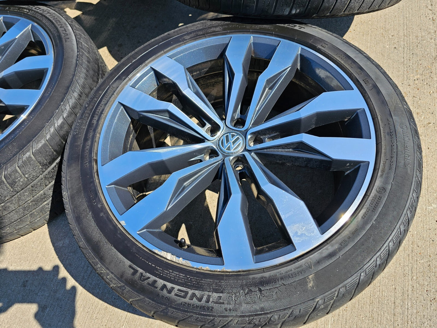 21" VW Atlas SEL R-Line OEM 70077 wheels rims tires