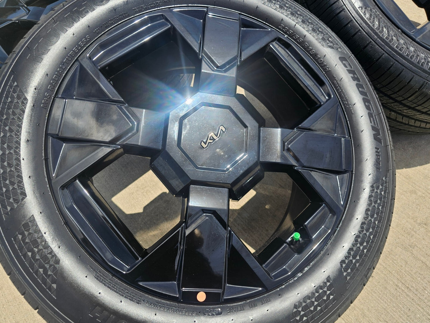 19" Kia Sportage Telluride OEM wheels rims tires Sorento Sedona 2025 2026 NEW