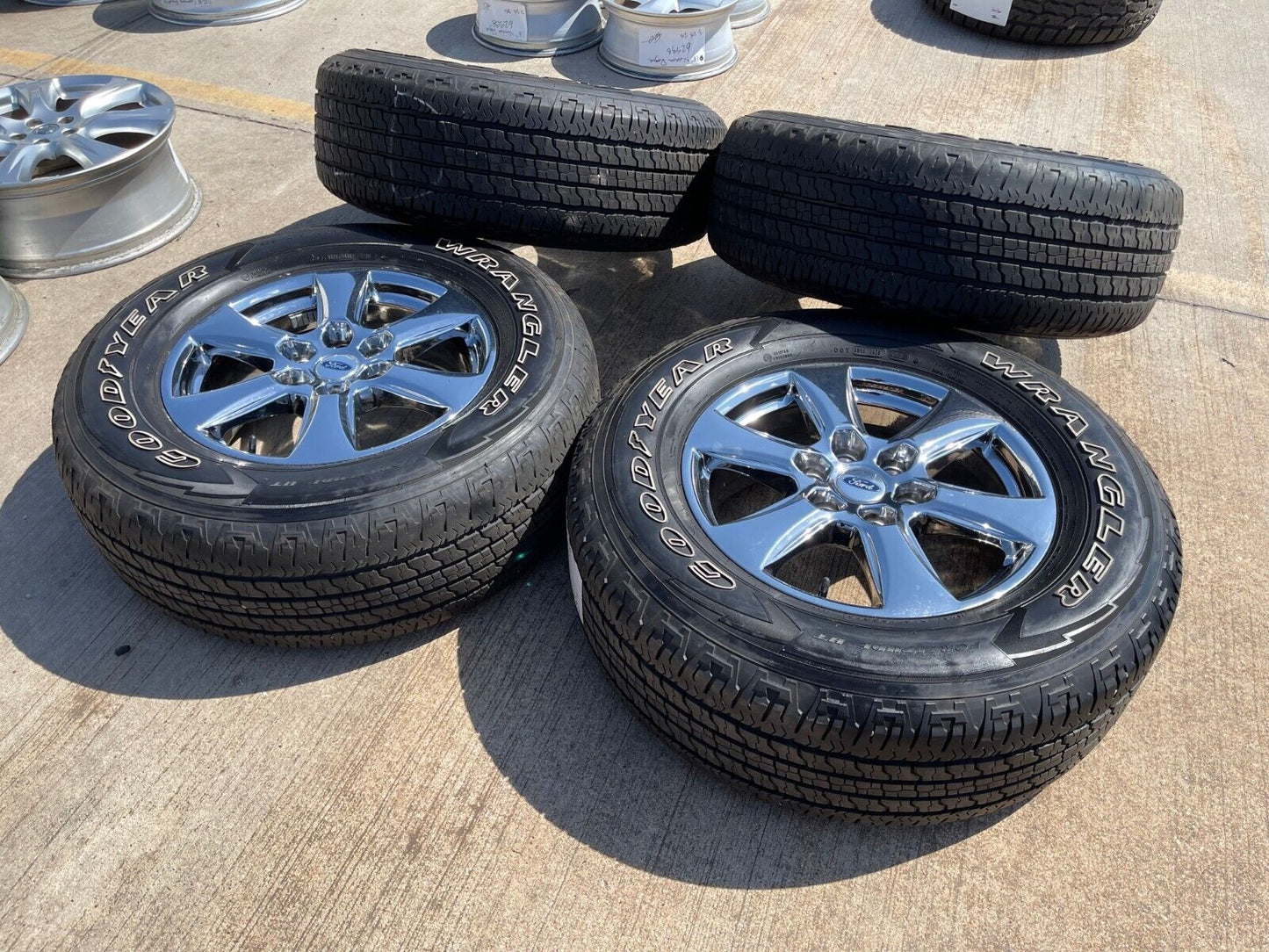 18" Ford F-150 Lariat CHROME OEM rims wheels 10168 Expedition tires