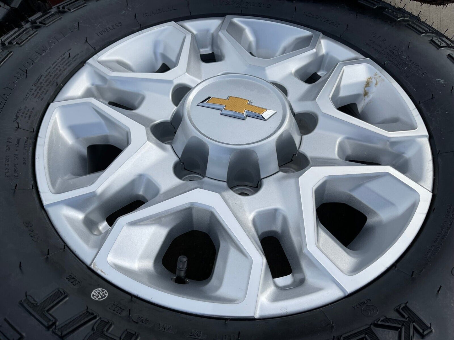 18" Chevy Silverado 2500 3500 OEM 5959 wheels rims tires 2022 2023 2024 2025 NEW