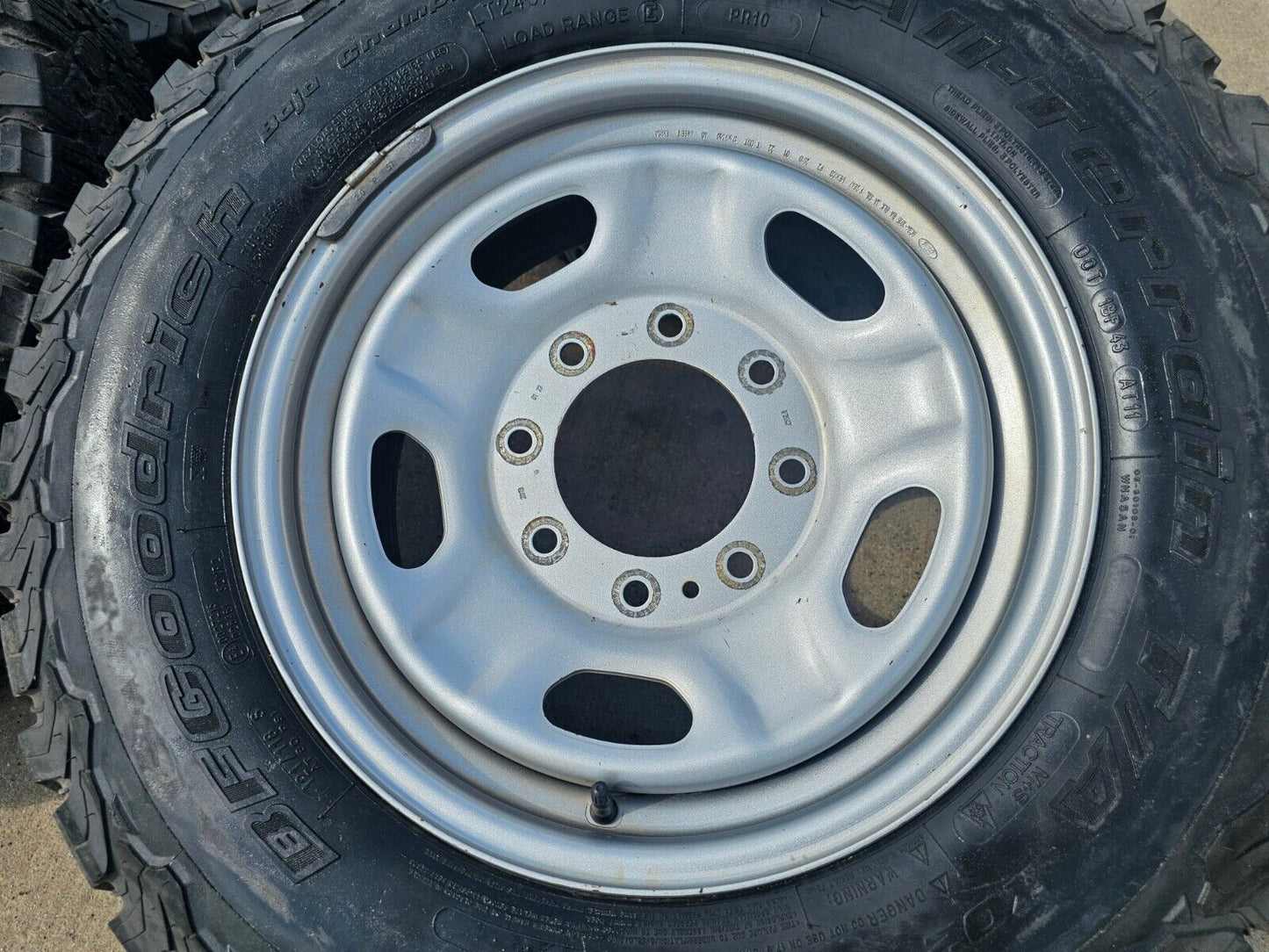 17" Ford F-250 F-350 OEM 3828 wheels rims tires BFG KO2 A/T