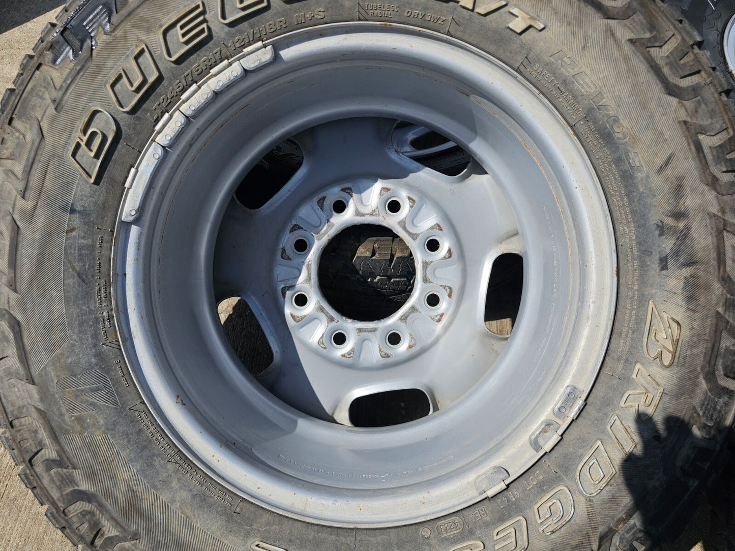 17" Chevy Silverado GMC Sierra 2500 OEM 8095 wheels rims DUELER Revo 3 A/T