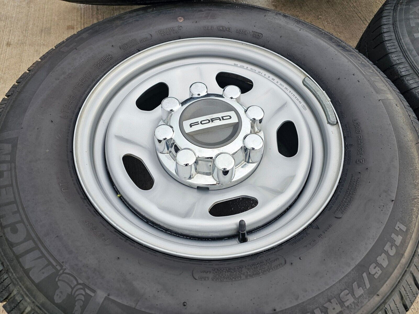 17" Ford F-250 F-350 OEM 3828 wheels rims tires MICHELIN 2021 2022 2023 2024