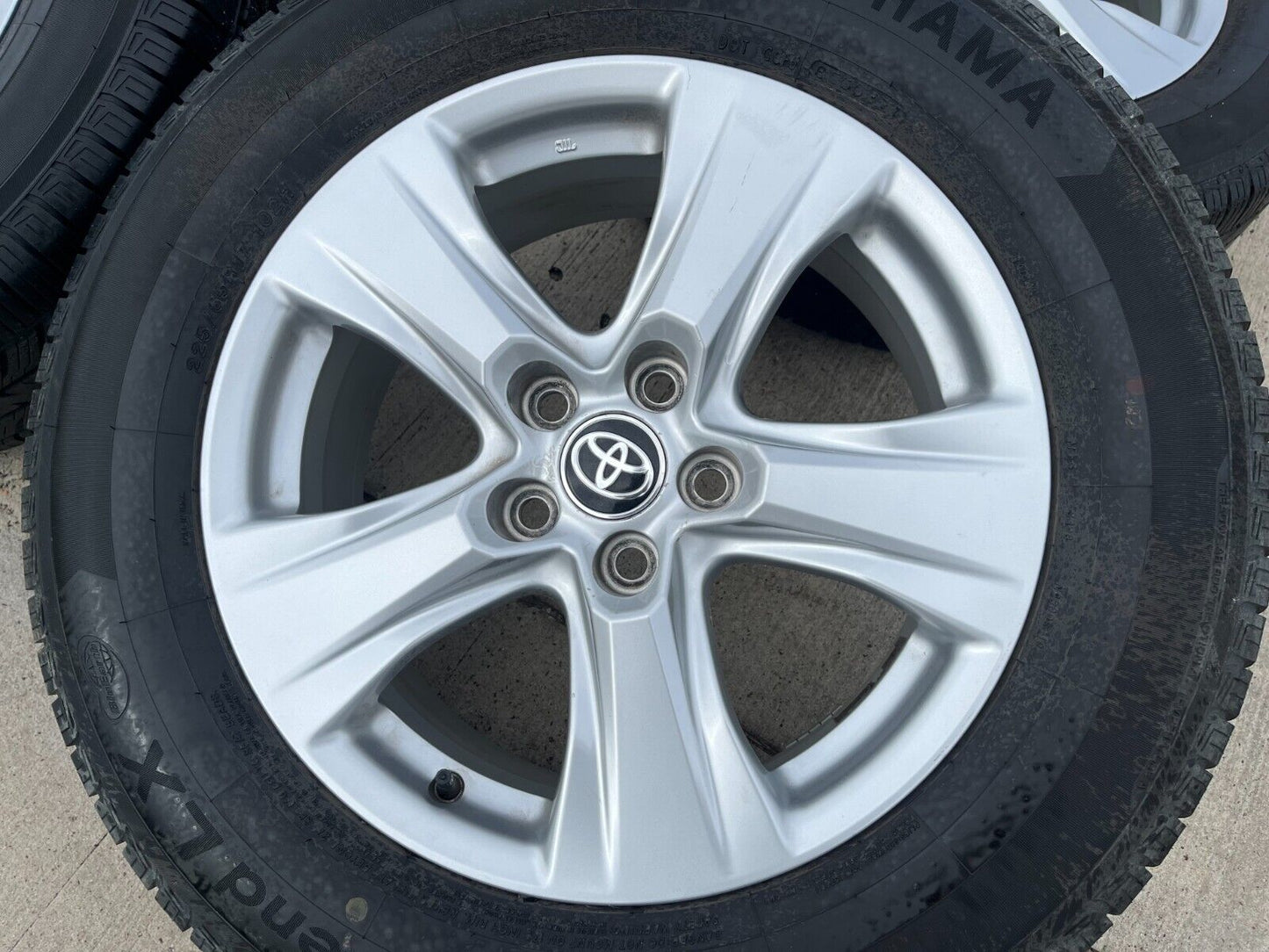 17" Toyota RAV4 OEM RIM ONLY 75240 Sienna CH-R 2019 2020 2021 2022 2023