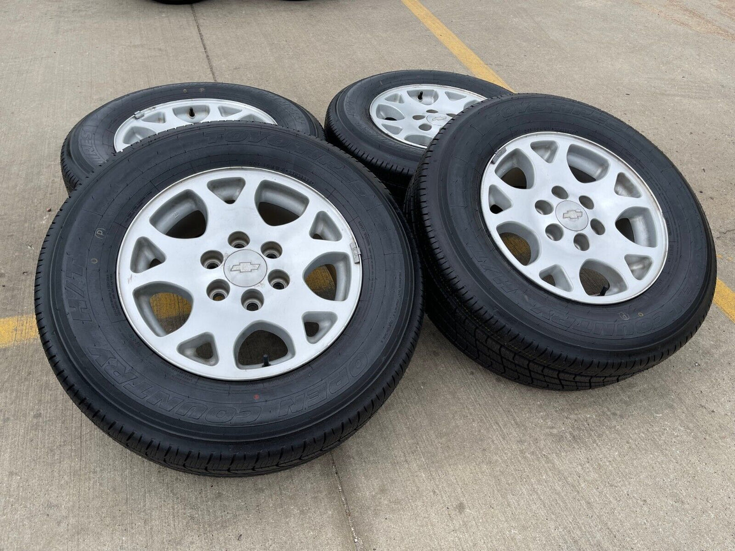 17" Chevy Silverado 1500 Tahoe Suburban Z71 OEM 5117 wheels rims tires