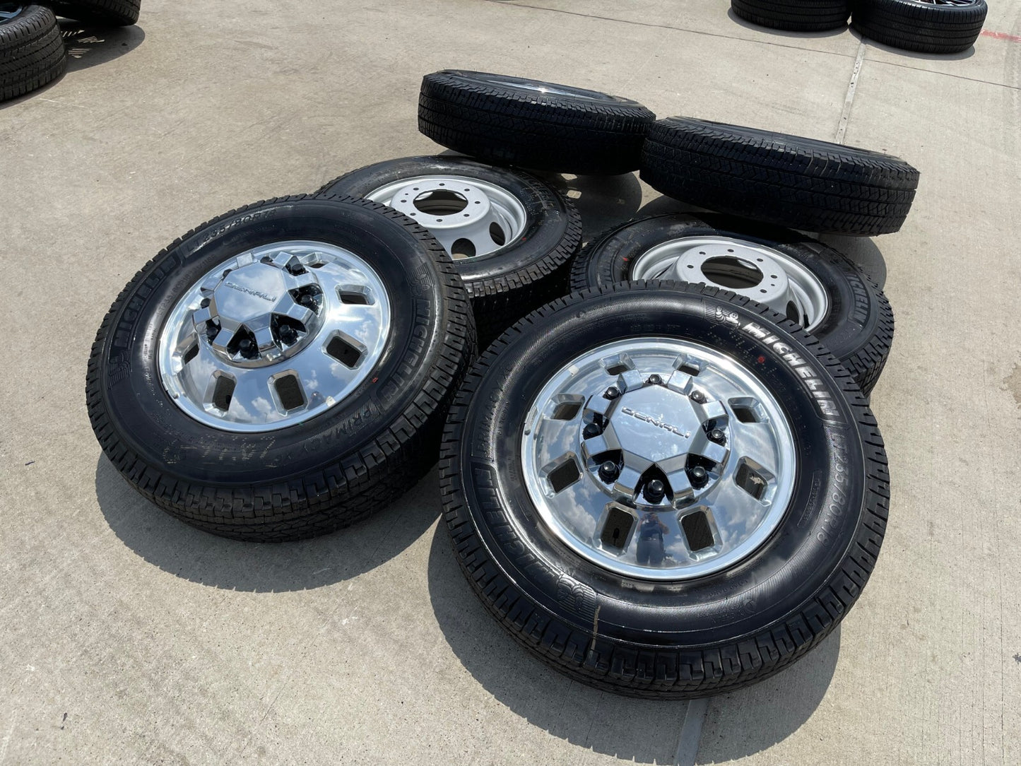 18" GMC Sierra 3500 DENALI Dually rims wheels OEM 8x210 2024 2025 NEW MICHELIN
