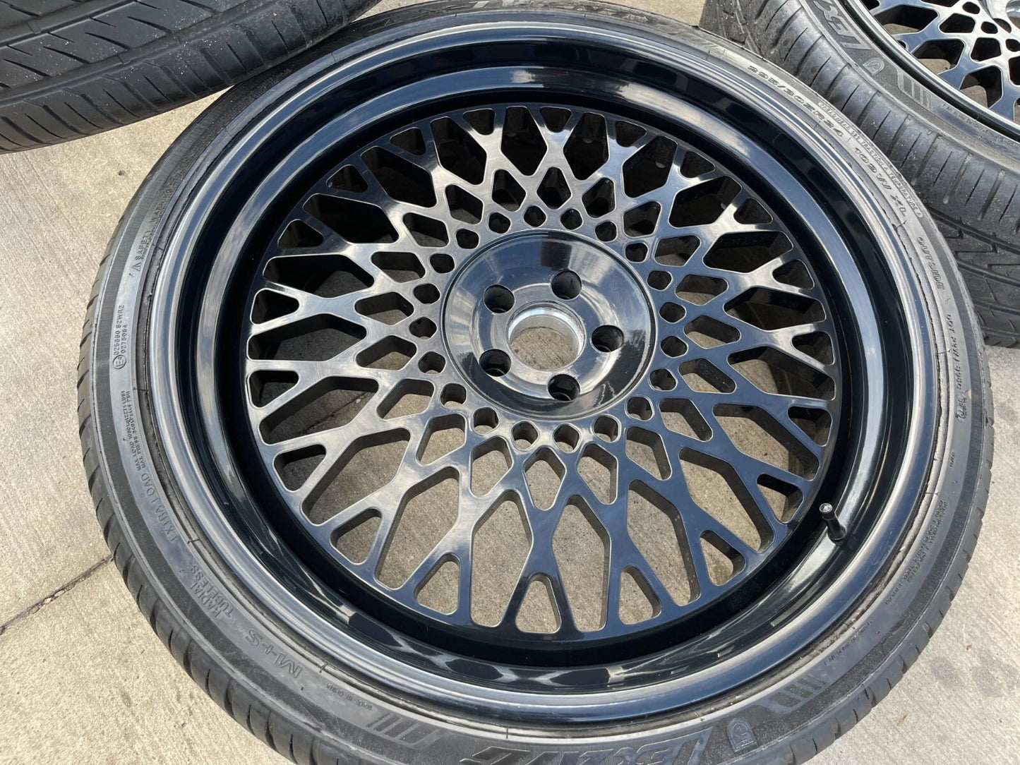 24x9 FORGIATO Rolls Royce Cullinan Phantom wheels rims tires black 5x112