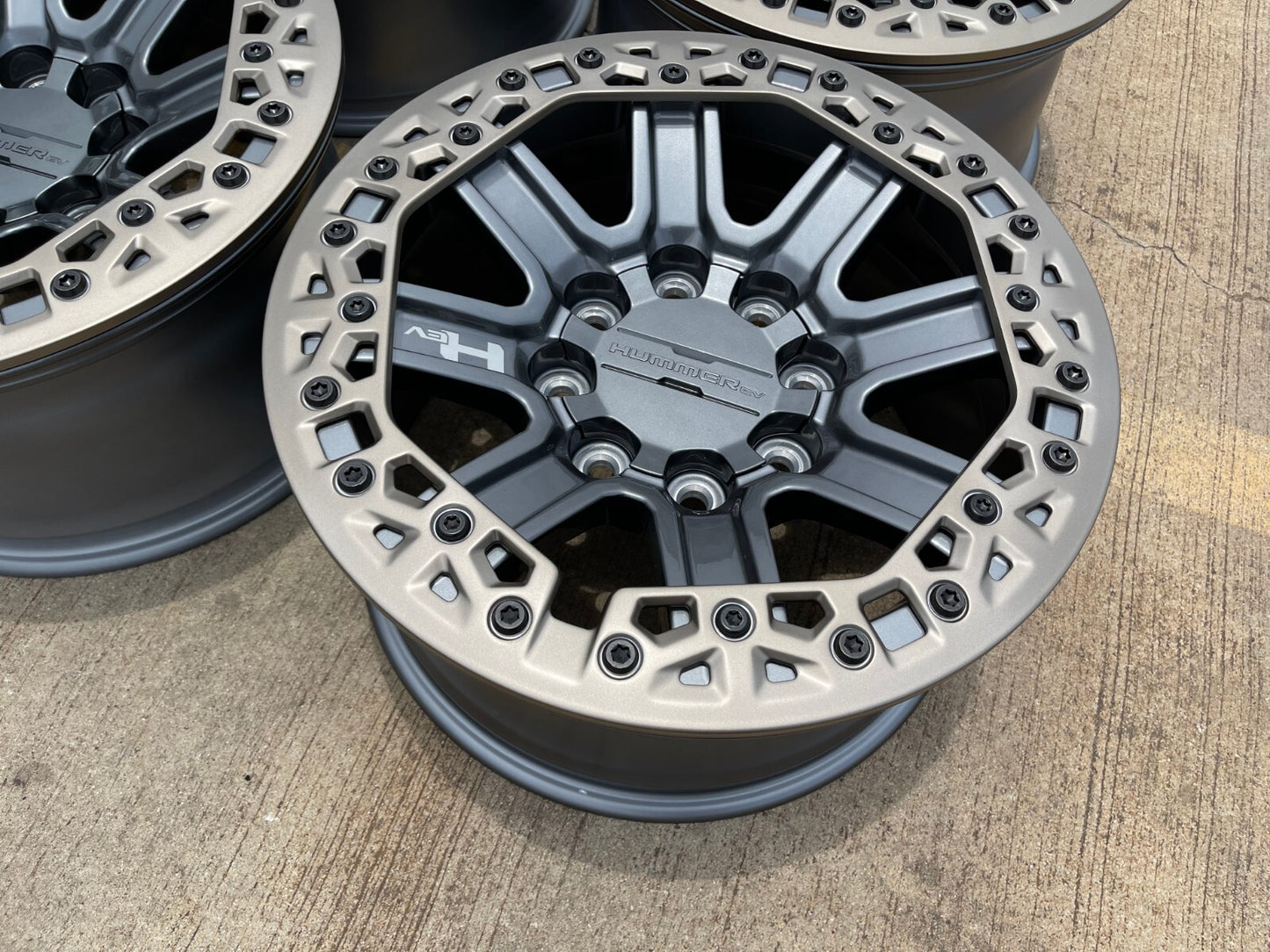 18" Hummer Grazen beadlock EV HEV 2500 OEM wheels rims 2023 2024 2025 2026 NEW