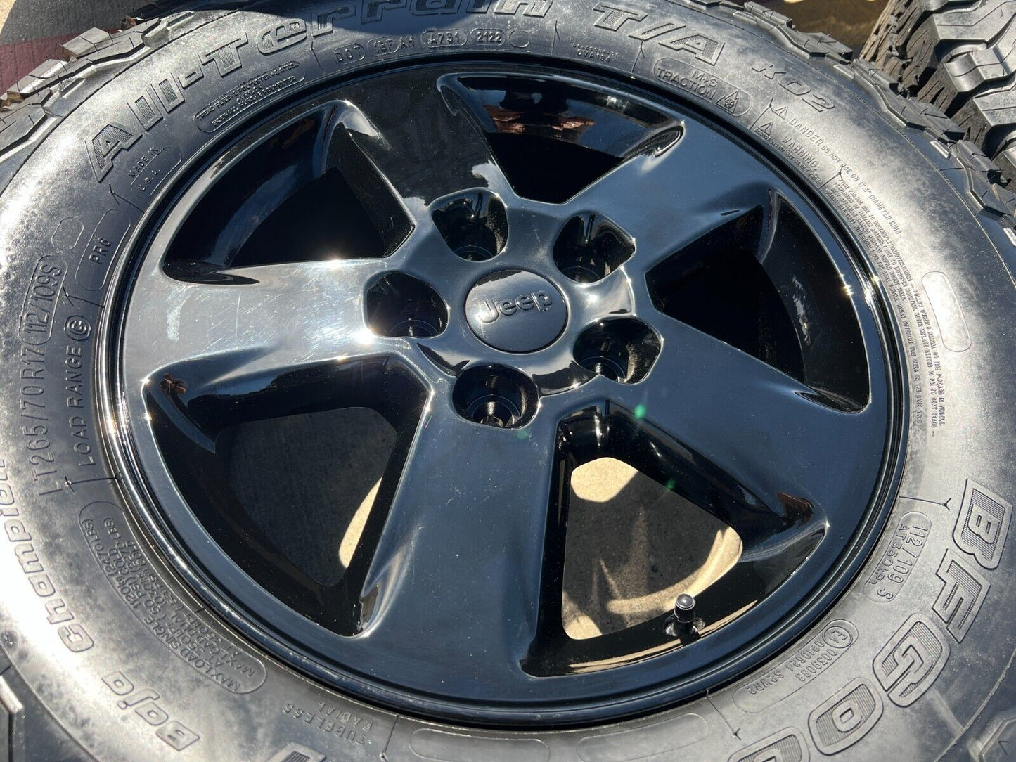 17" Jeep Grand Cherokee OEM wheels rims 9104 black NEW