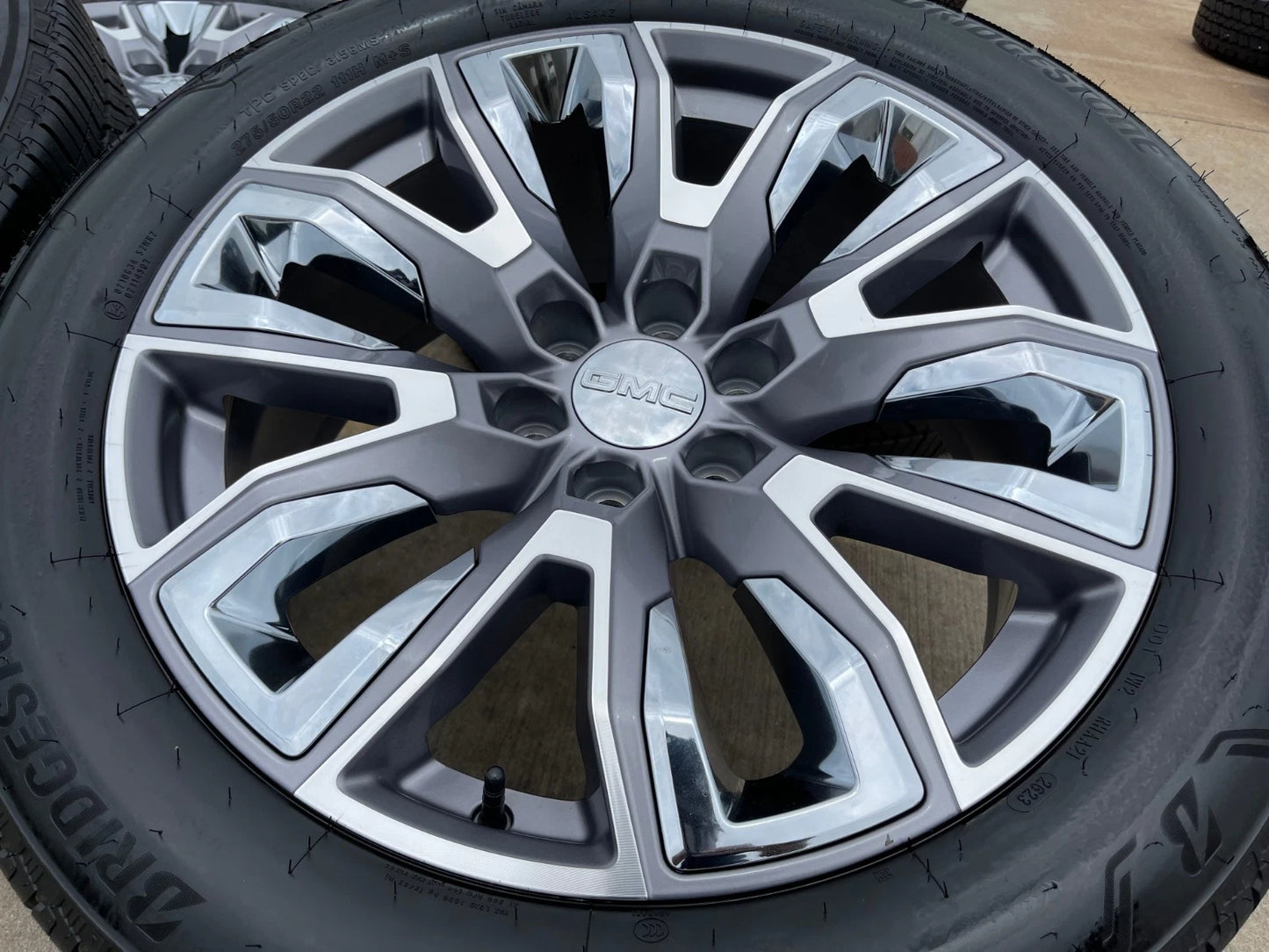 22" GMC Yukon Chevy Tahoe Escalade OEM chrome 95513 wheels rims