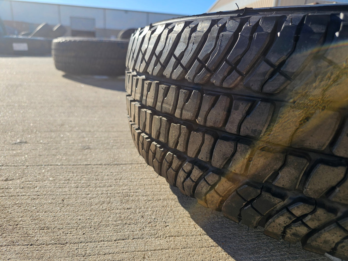 17" Ford F-350 Dually OEM rim wheel 10478 tire MICHELIN NEW