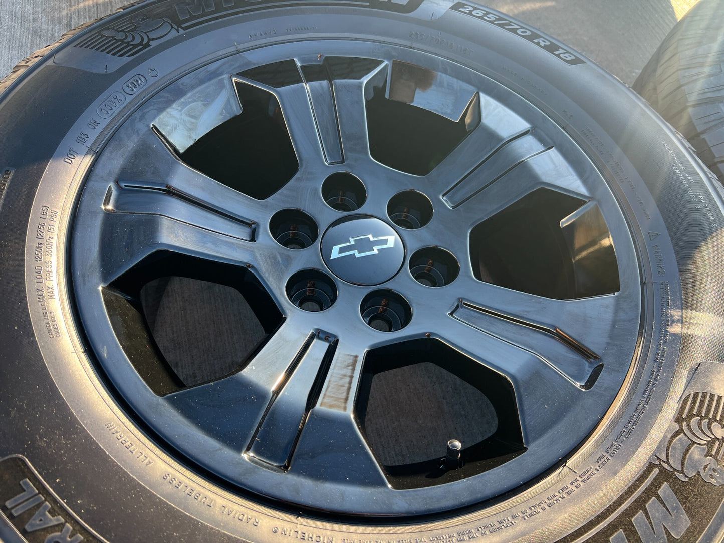 18" Chevy Tahoe Suburban Z71 OEM 5647 5753 wheels tires Silverado MICHELIN NEW
