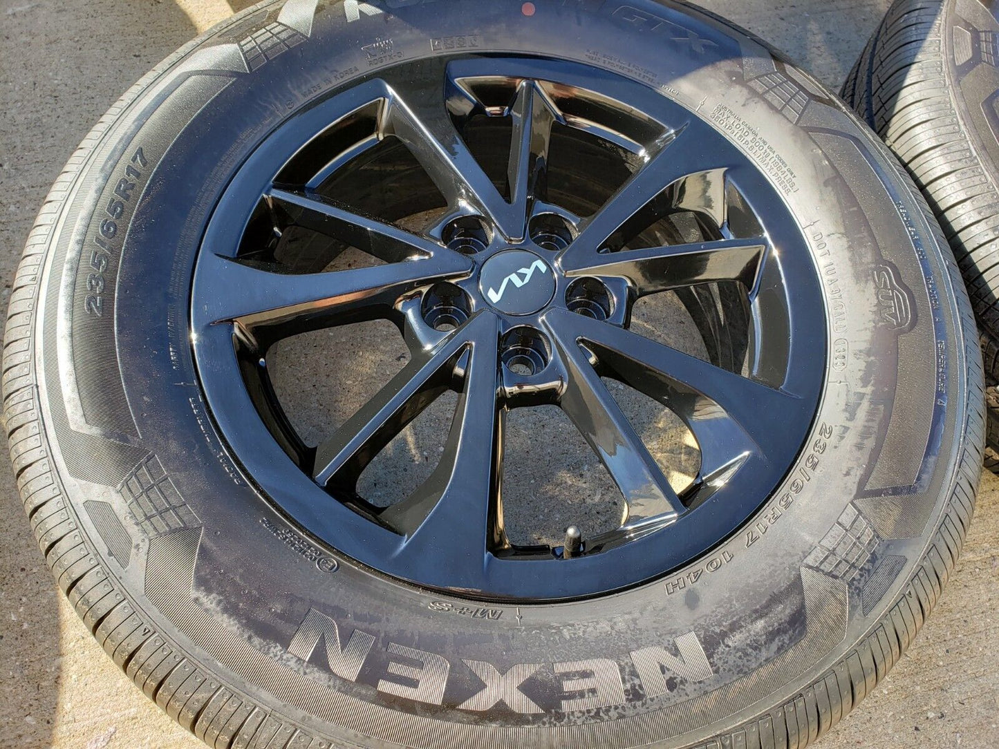 17" Kia Sportage Carnival OEM wheels rims tires 74829 Sorento Sedona 2022 2023