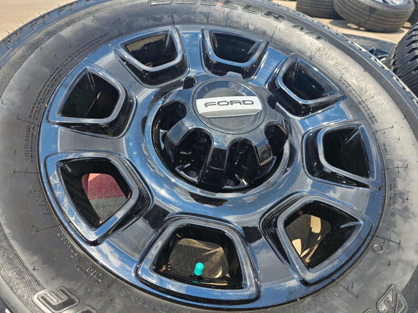 20" Ford F-250 F-350 OEM Lariat Platinum wheels rims 10486 tires 2024 2025 NEW