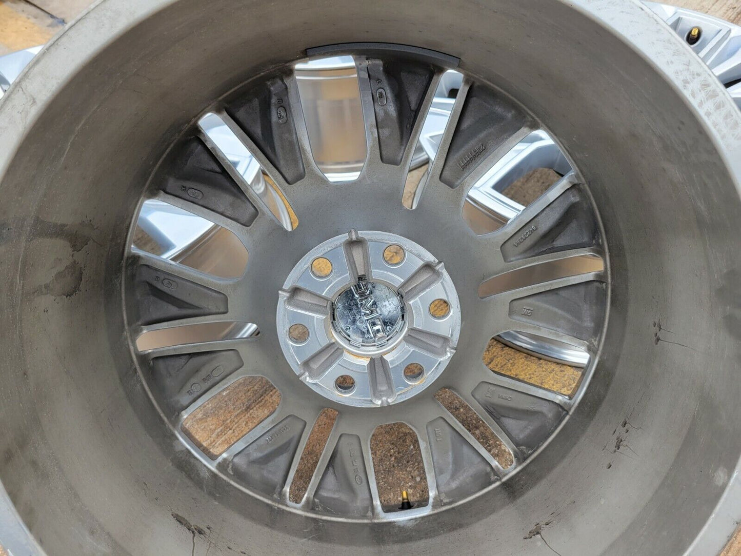 (1) 22" GMC Yukon Sierra DENALI Chevy 5943 OEM wheel rim 2022 2023 2024 2025 NEW