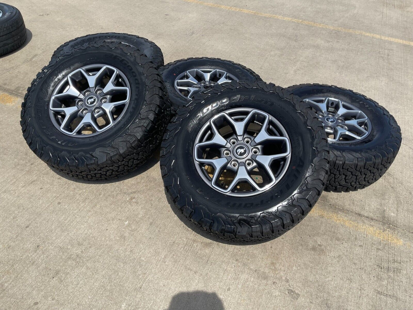 17" Ford Bronco wheels rims KO2 SASQUATCH Ranger 95229 10387 tires BFG