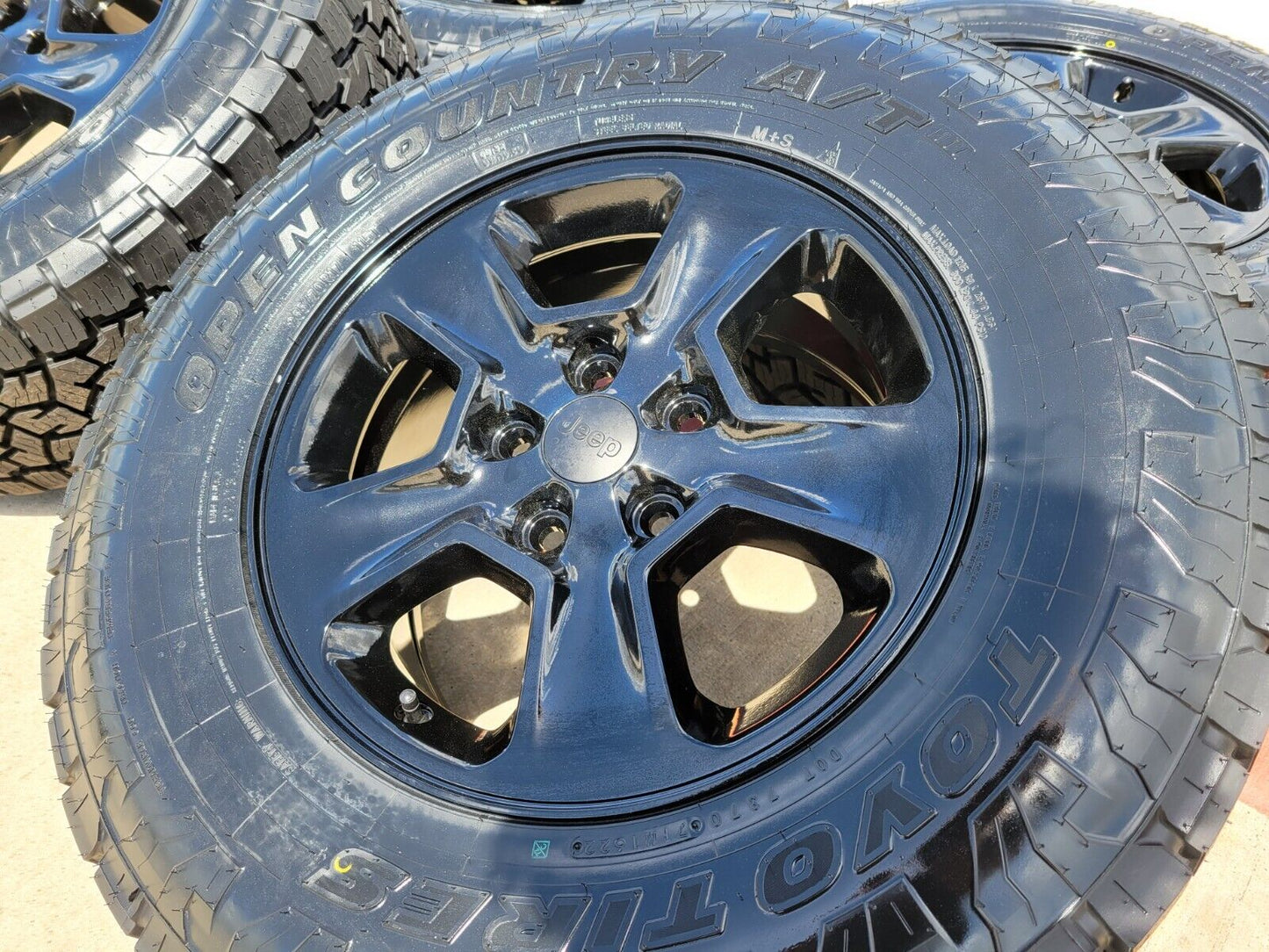 17" Jeep Grand Cherokee OEM wheels rims 9135 black NEW
