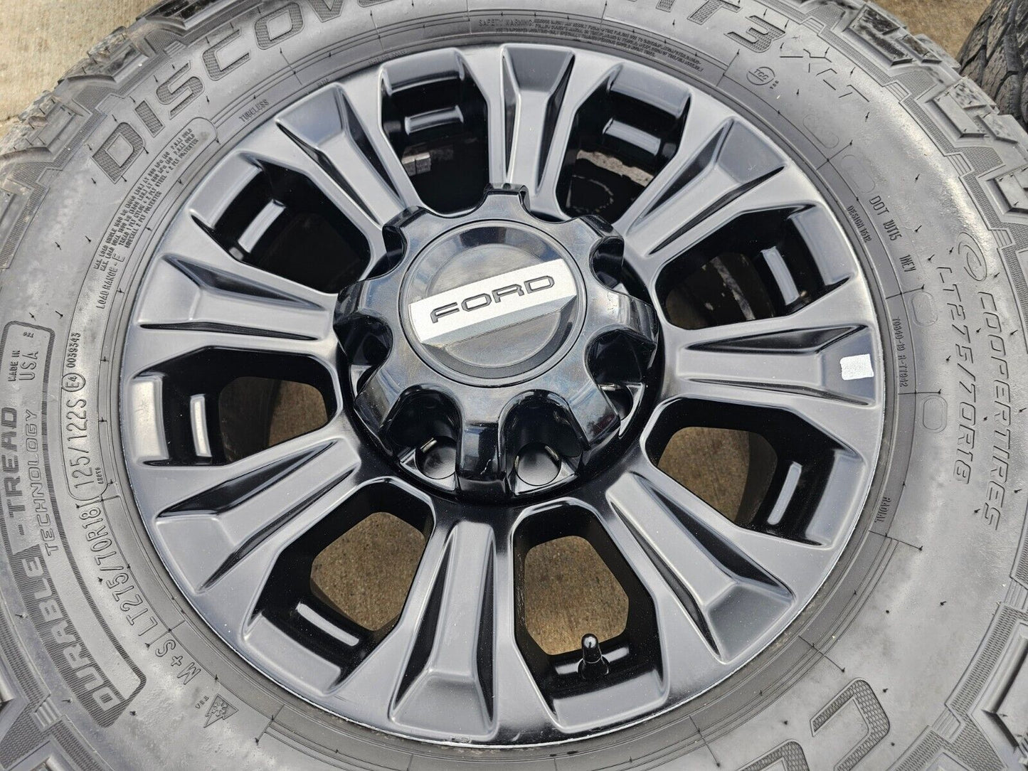 18" Ford F-250 F-350 OEM TREMOR black rims wheels 10097 tires COOPER 33"