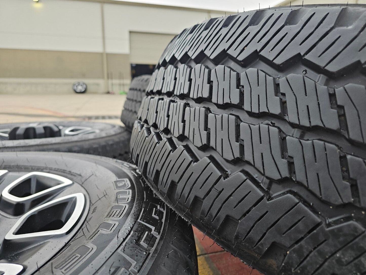20" Ford F-250 F-350 OEM Lariat Platinum wheels rims 10486 tires