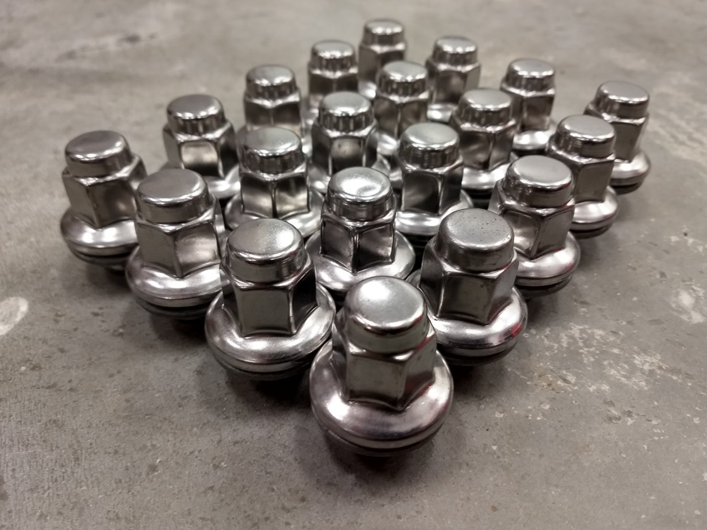 20) 14x1.5 OEM Toyota Tundra lug nuts washer polished LX570 Sequoia Land Cruiser